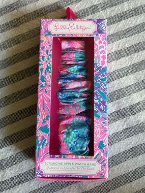 Splendor in the Sand Scrunchie Apple Watch Band Lilly Pulitzer NEW
